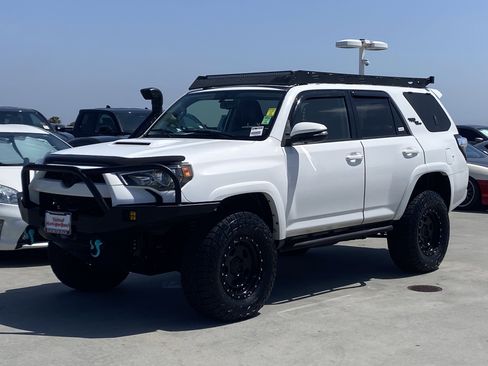 Used 2019 Toyota 4Runner TRD Off-Road Premium AWD/4WD image 6