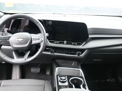 Used 2026 Chevrolet Equinox LT w/ Safety and Technology Package FWD image 14