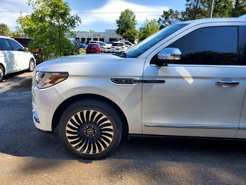 Used 2018 Lincoln Navigator Black Label w/ Cargo Package image 3
