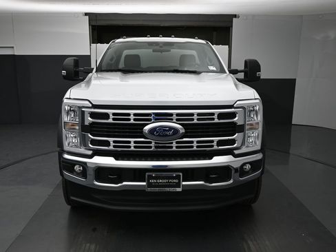 New 2025 Ford F550 2WD Regular Cab Super Duty w/ XL Chrome Package image 4