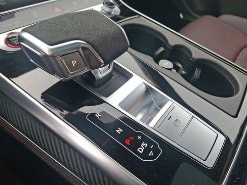 New 2025 Audi RS Q8 performance image 13