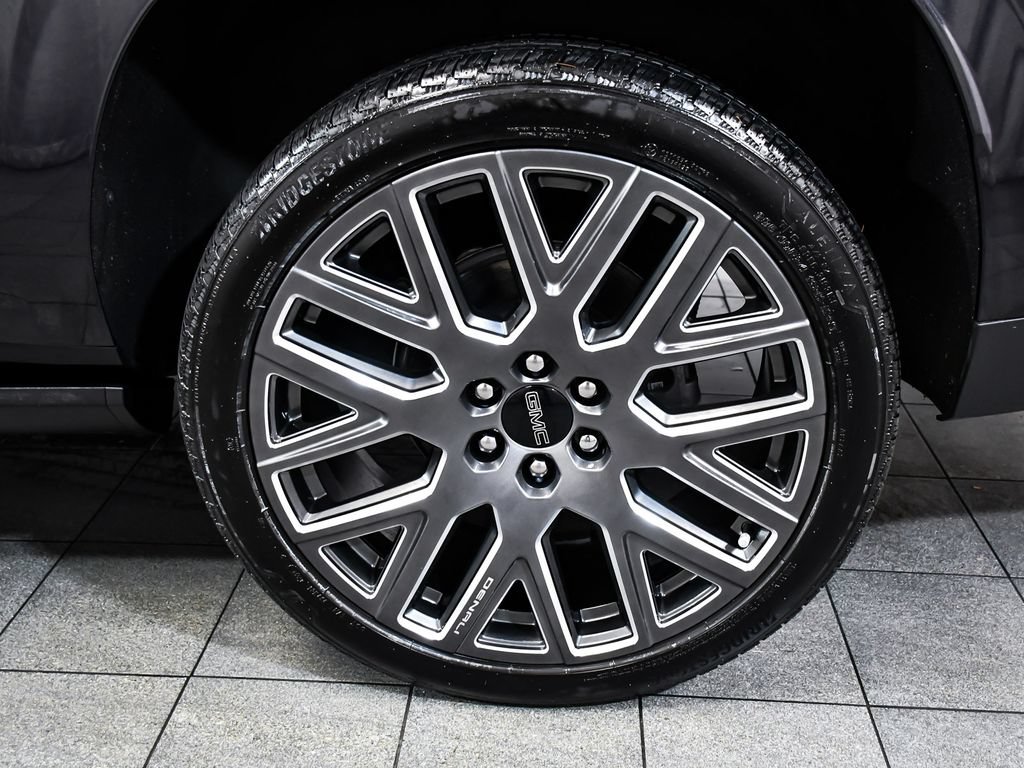 Used 2025 GMC Yukon XL Denali Ultimate AWD/4WD image 8