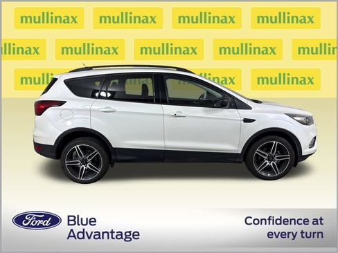 Used 2019 Ford Escape SEL FWD image 2