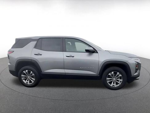 Used 2025 Chevrolet Equinox LT FWD image 16