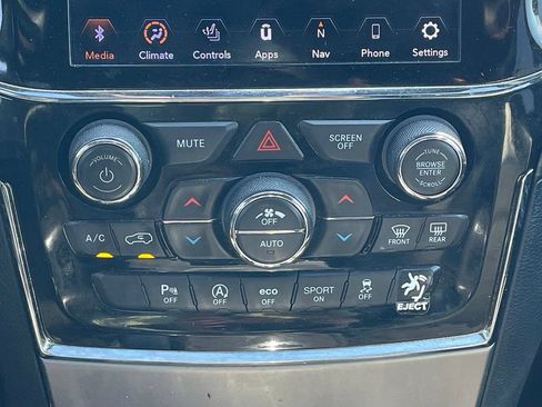 Used 2020 Jeep Grand Cherokee Altitude AWD/4WD image 18