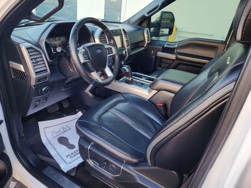 Used 2018 Ford F150 Platinum w/ Equipment Group 701A Luxury AWD/4WD image 7