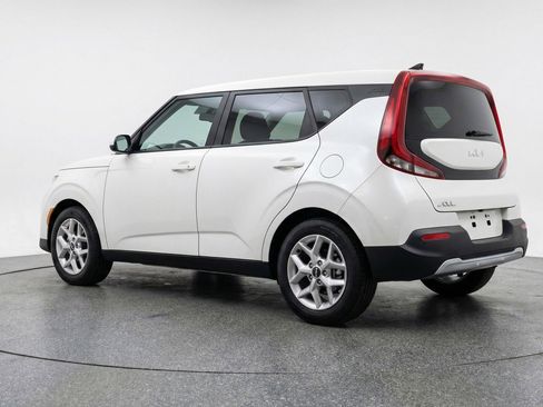 Used 2025 Kia Soul LX w/ LX Technology Package image 6
