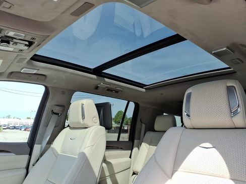 New 2026 Cadillac Escalade ESV Platinum Sport w/ LPO, ONYX Package AWD/4WD image 10