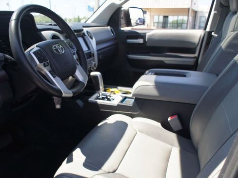 Used 2019 Toyota Tundra Limited w/ Limited Premium Package AWD/4WD image 14