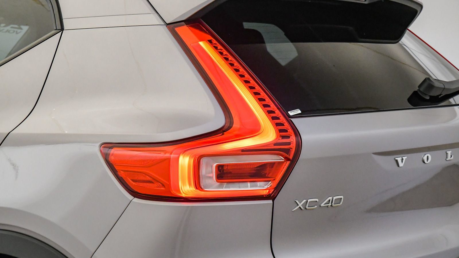 Certified 2026 Volvo XC40 B5 Plus AWD/4WD image 12