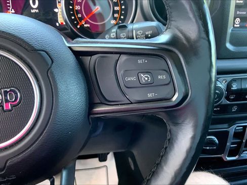 Used 2018 Jeep Wrangler Unlimited Sport S AWD/4WD image 24