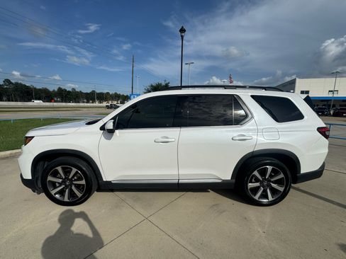 Certified 2025 Honda Pilot Elite image 5