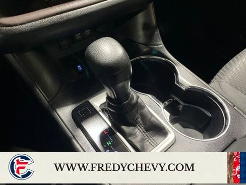 Used 2017 Toyota Highlander LE image 25