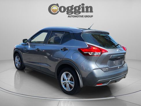 Used 2019 Nissan Kicks S image 3