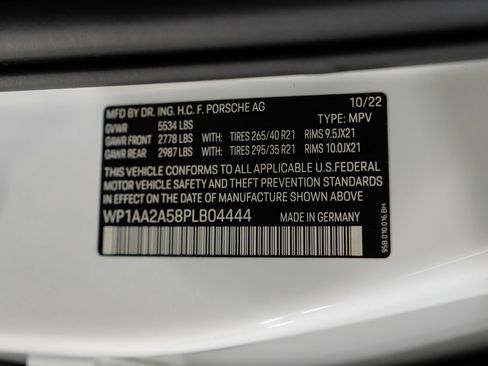 Used 2023 Porsche Macan AWD/4WD image 64