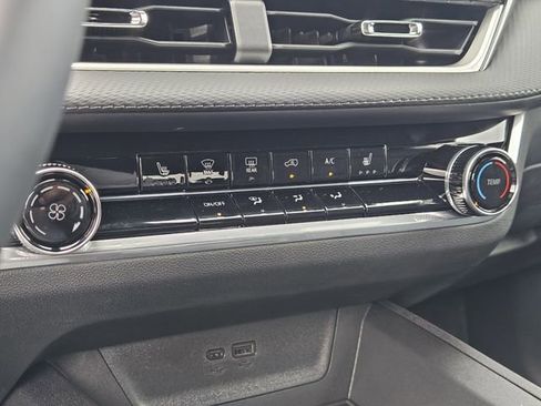 New 2026 Chevrolet Equinox LT w/ Safety and Technology Package FWD image 26