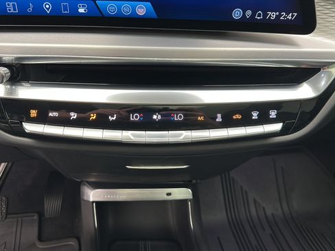 Used 2024 Cadillac Lyriq Luxury AWD/4WD image 18