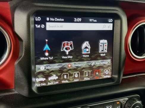 Used 2021 Jeep Gladiator Rubicon AWD/4WD image 13