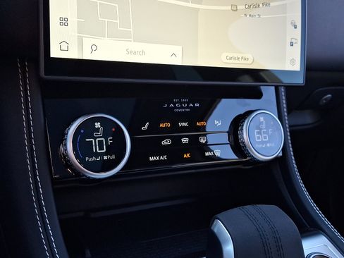 New 2026 Jaguar F-PACE R-Dynamic S image 14