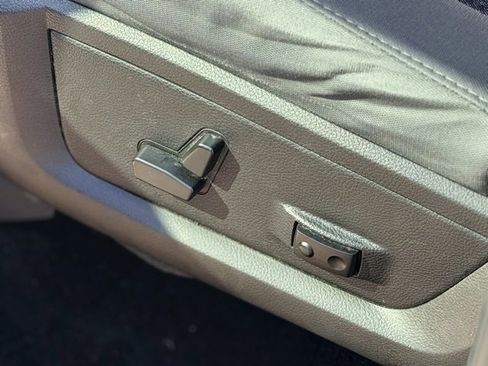 Used 2017 RAM 1500 Big Horn image 6