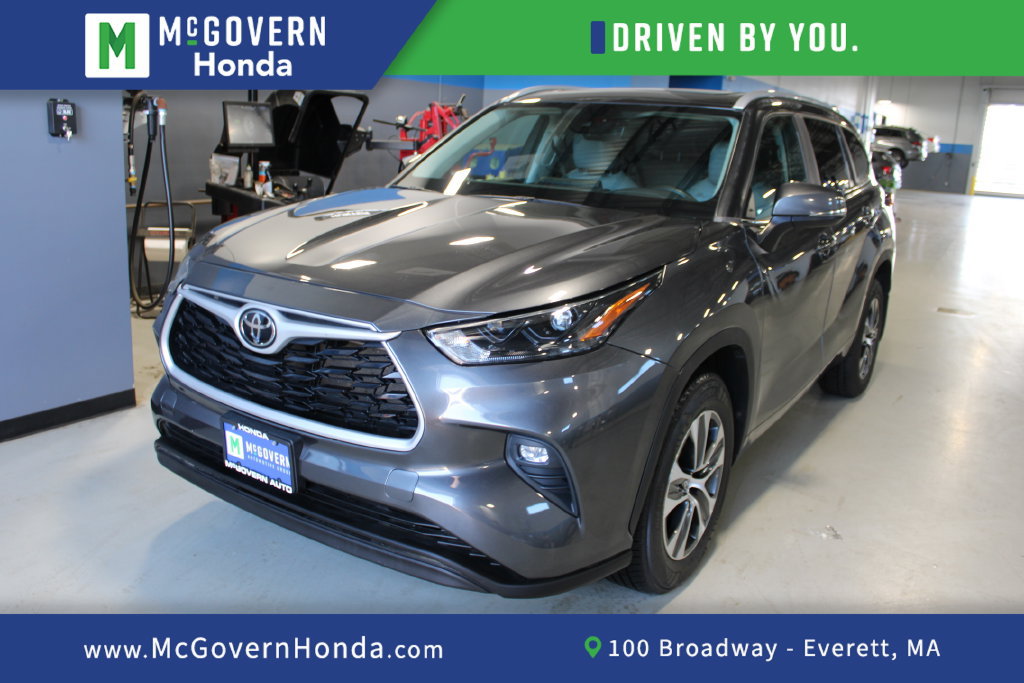 Used 2023 Toyota Highlander XLE AWD/4WD image 1