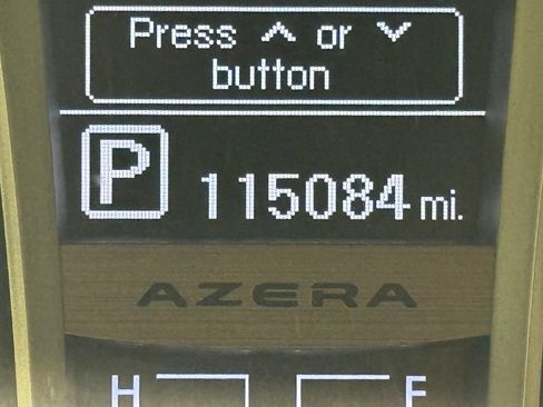 Used 2012 Hyundai Azera FWD image 16