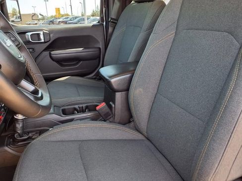 Used 2024 Jeep Wrangler Unlimited AWD/4WD image 3