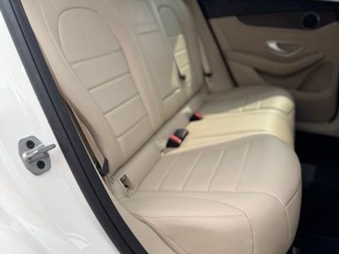 Used 2022 Mercedes-Benz GLC 300 4MATIC image 27