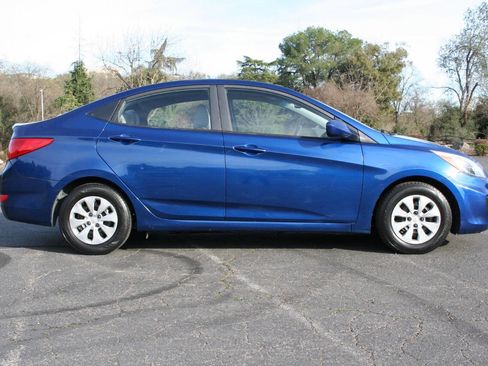 Used 2016 Hyundai Accent SE FWD image 5