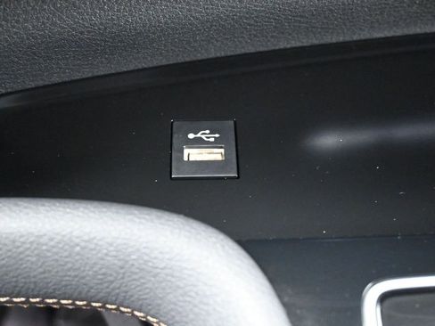Certified 2025 Toyota Sienna Limited AWD/4WD image 28