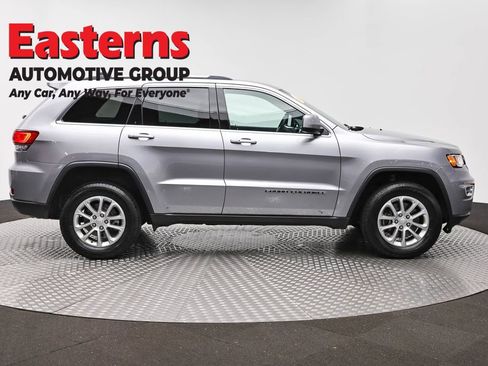 Used 2021 Jeep Grand Cherokee Laredo AWD/4WD image 3