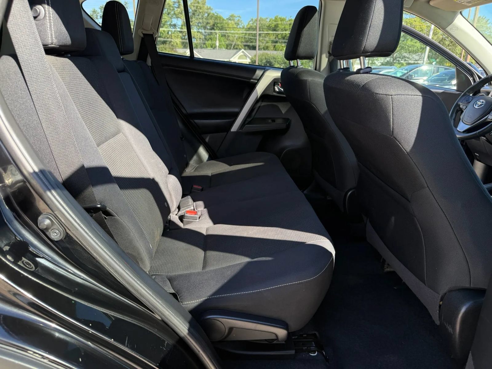 Used 2018 Toyota RAV4 XLE w/ Plus Extra Value Package FWD image 16