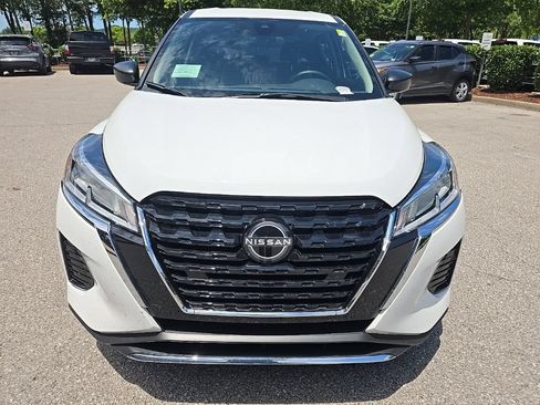 Certified 2025 Nissan Kicks Play S FWD image 3