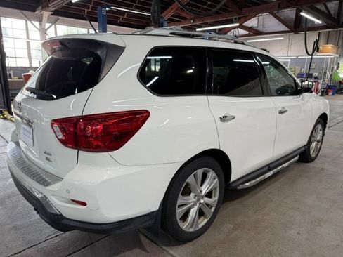 Used 2018 Nissan Pathfinder SL w/ SL Premium Package AWD/4WD image 4