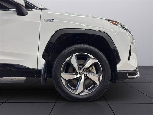 Used 2021 Toyota RAV4 SE image 23
