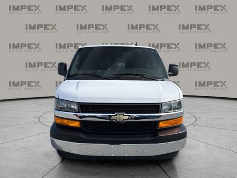 Used 2023 Chevrolet Express 2500 w/ Driver Convenience Package image 8