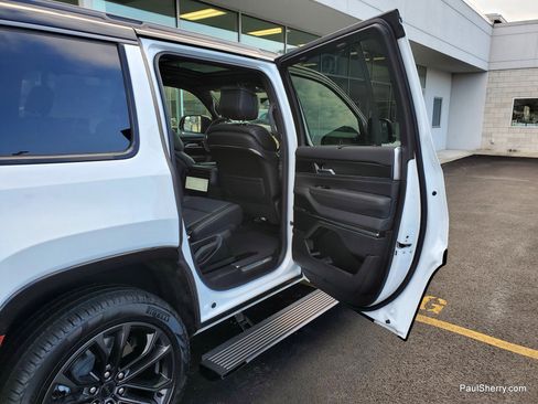 New 2026 Jeep Grand Wagoneer Summit image 51