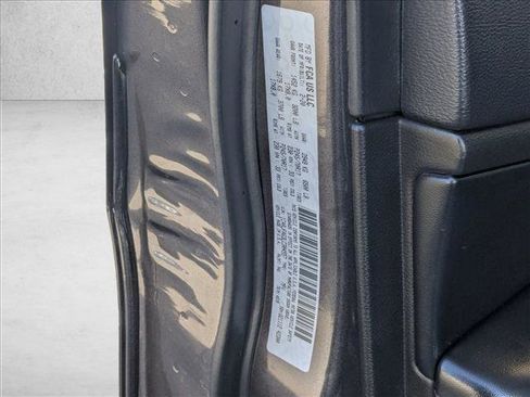 Used 2020 Jeep Grand Cherokee Laredo image 24