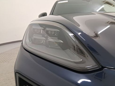New 2026 Porsche Cayenne Coupe AWD/4WD image 12