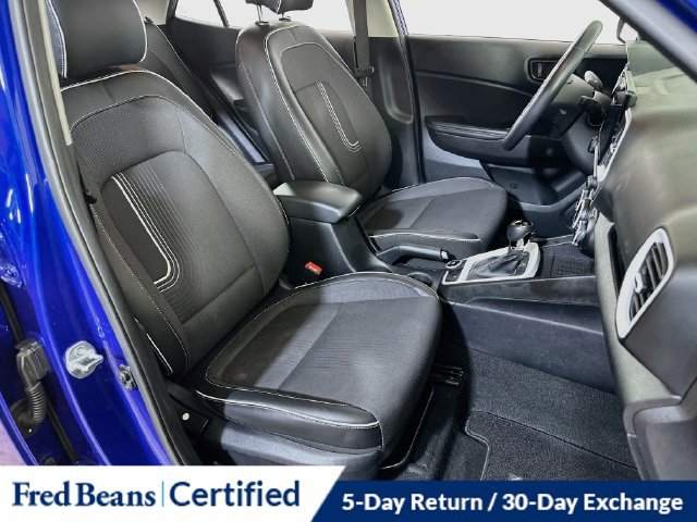 Used 2024 Hyundai Venue Limited FWD image 13
