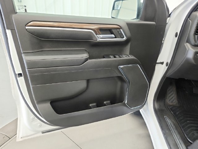 Used 2023 Chevrolet Silverado 1500 LT AWD/4WD image 17