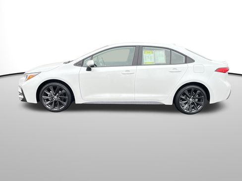 Certified 2025 Toyota Corolla SE image 8