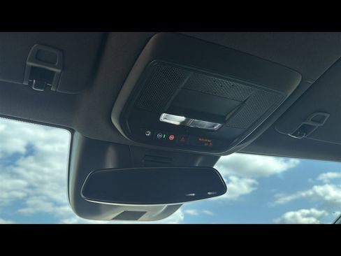 New 2025 Chevrolet Equinox EV LT image 17