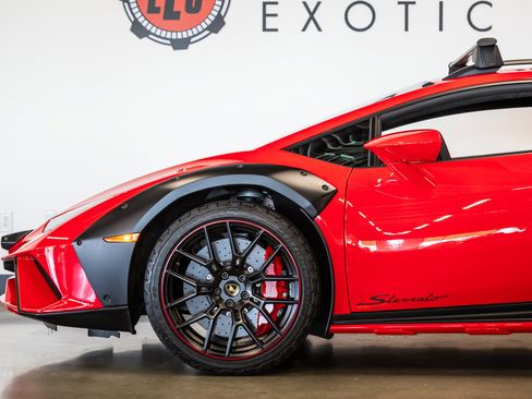 Used 2024 Lamborghini Huracan Sterrato AWD/4WD image 16