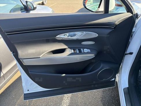 Used 2023 Genesis GV70 2.5T w/ Sport Prestige Package image 18