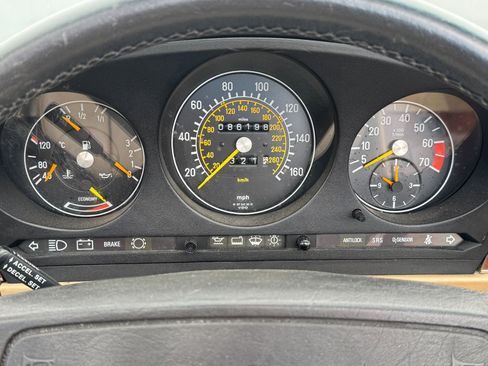 Used 1987 Mercedes-Benz 560 SL image 38