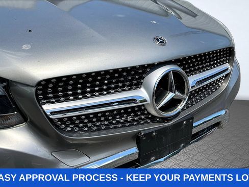 Used 2019 Mercedes-Benz GLC 300 4MATIC w/ Premium Package image 40