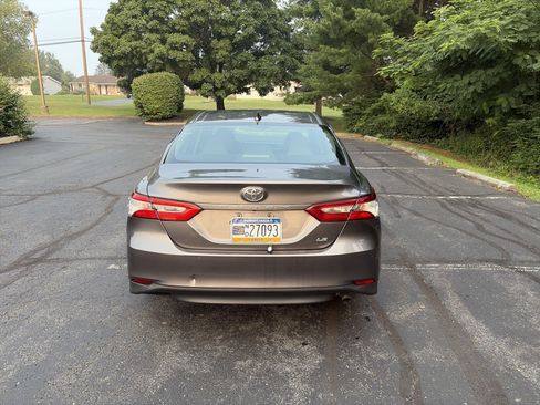 Used 2019 Toyota Camry LE FWD image 6