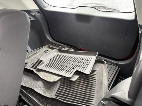 Used 2023 Toyota Corolla Cross LE image 22