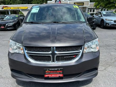 Used 2018 Dodge Grand Caravan SE w/ UConnect Hands-Free Group FWD image 3